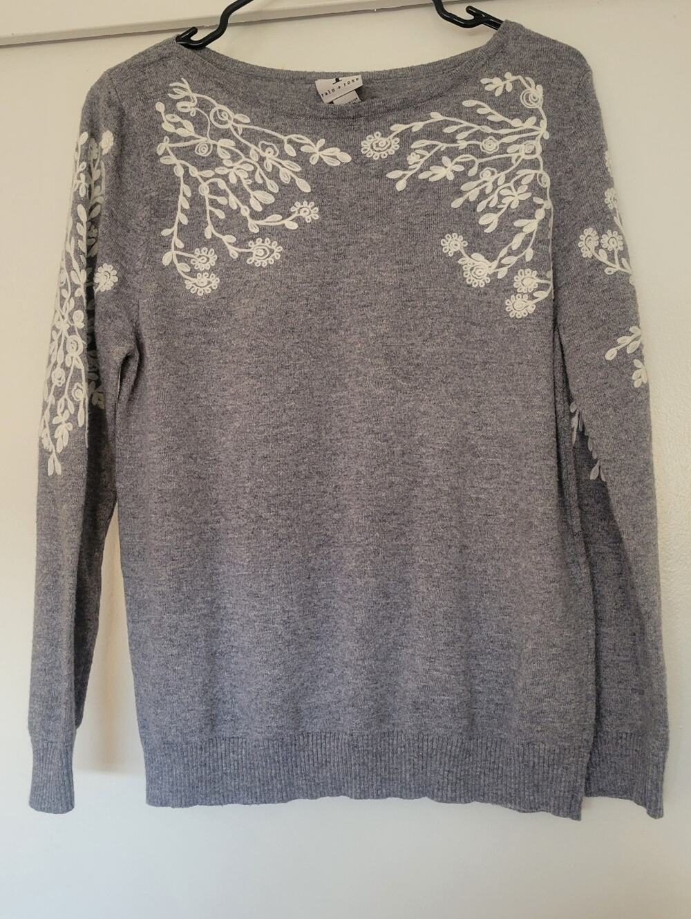 Rain + Rose Women’s Medium Gray Angora Blend Sweater Floral Embroidered